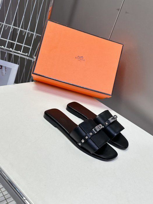 Шлепанцы фото 2