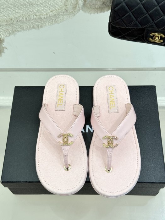 Шлепанцы фото 4