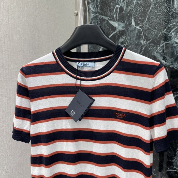 T-shirt women's фото 2