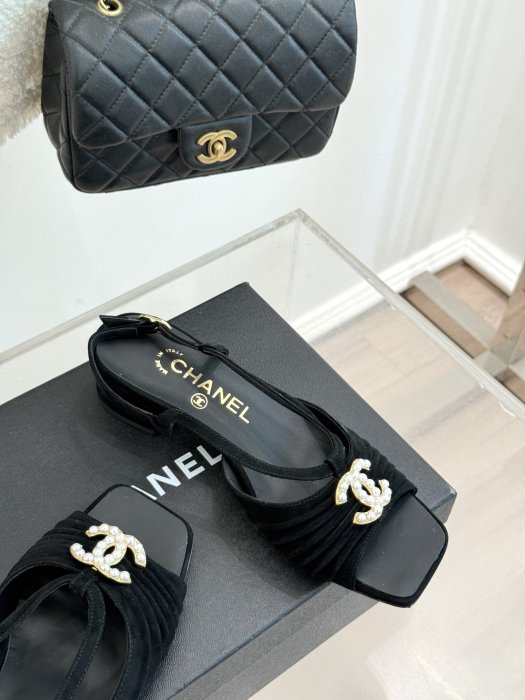 Босоножки фото 5