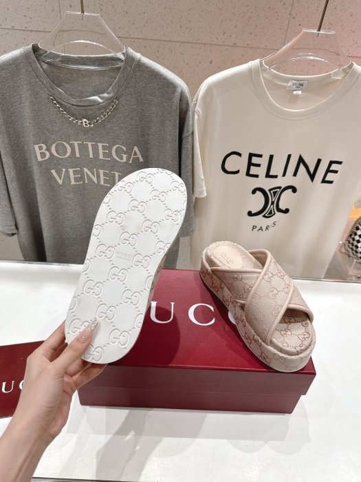 Шлепанцы фото 9