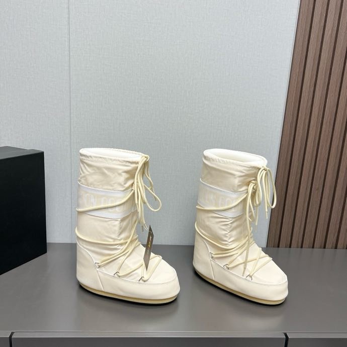 Уггі жіночі Moon Boot