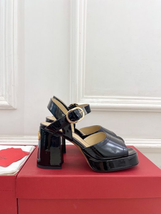 Босоножки фото 2