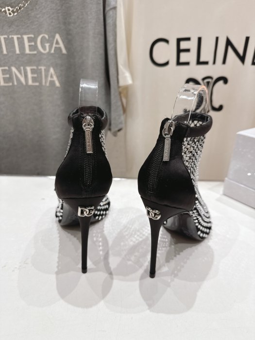 Босоножки фото 8