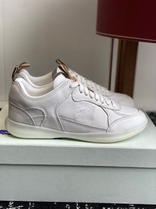 Кросівки фото 8