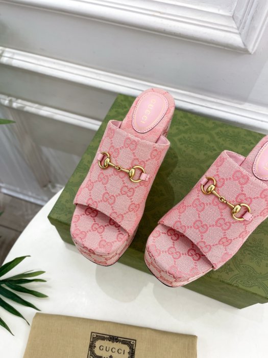 Босоножки фото 6