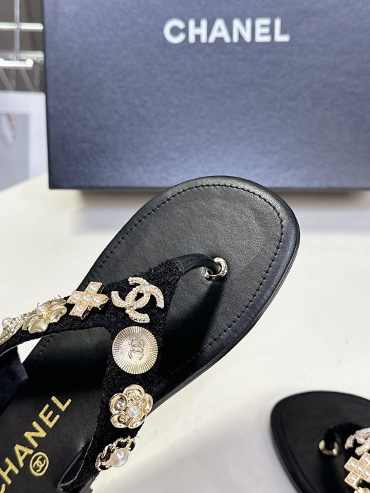 Шлепанцы фото 7