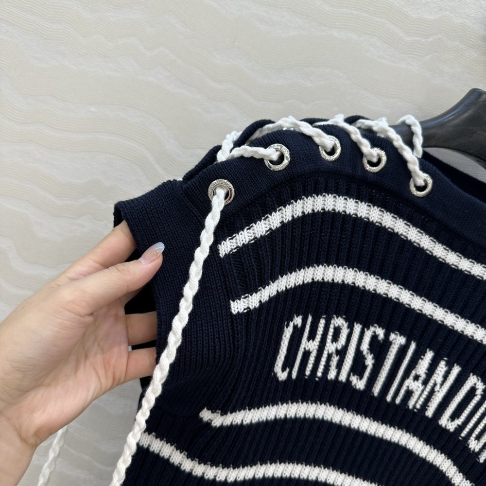 T-shirt women's фото 5