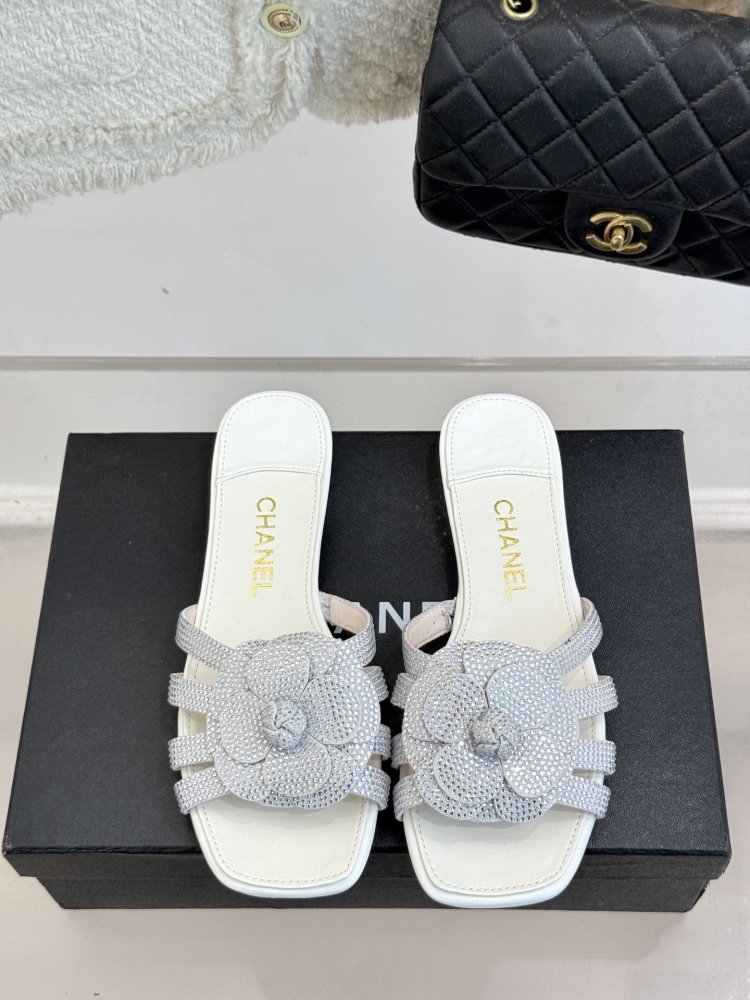 Шльопанці жіночі фото 4