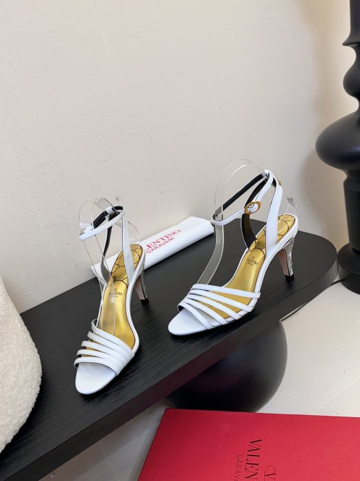 Босоножки фото 3