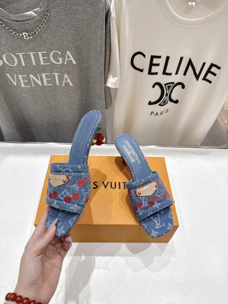 Босоножки фото 4