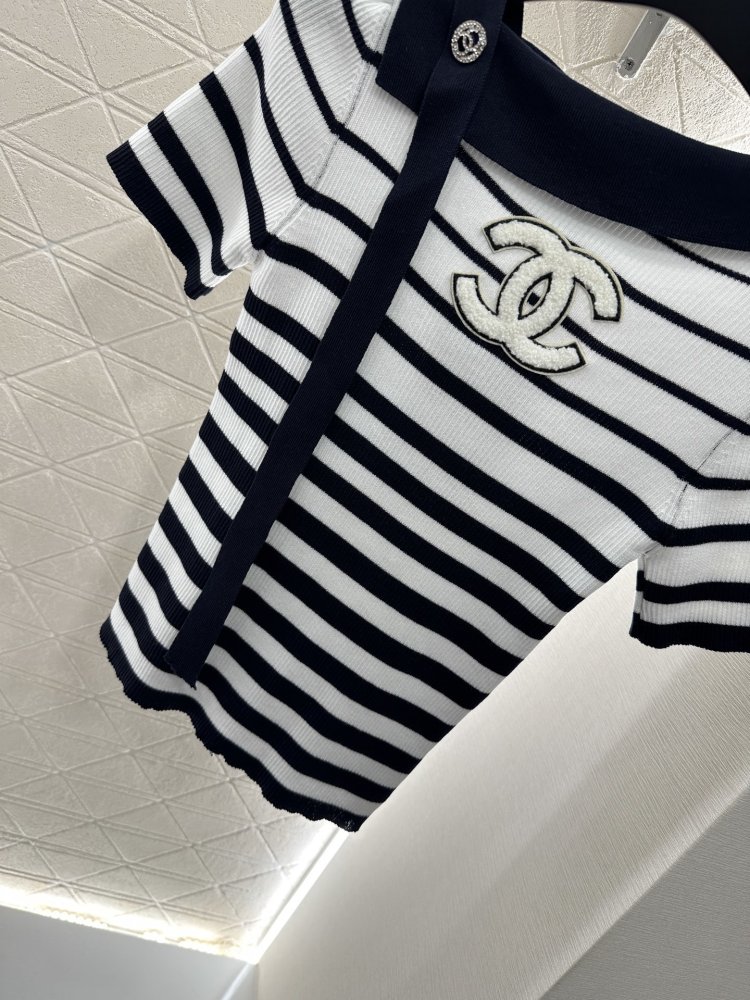 T-shirt women's фото 5