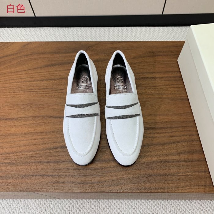 Лоферы женские