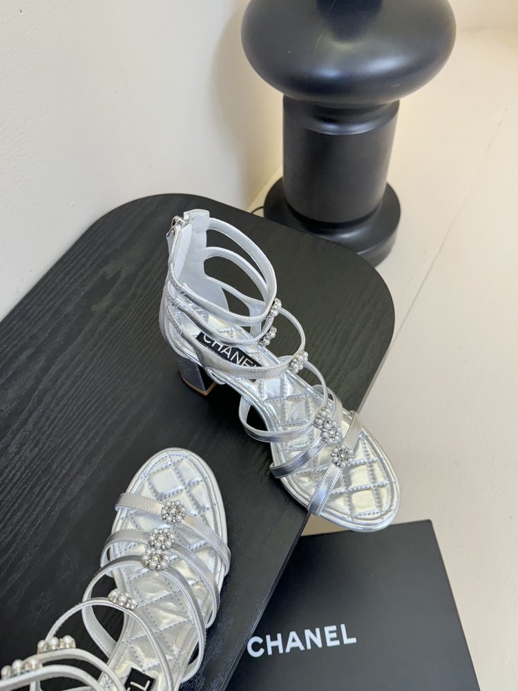 Босоножки фото 4