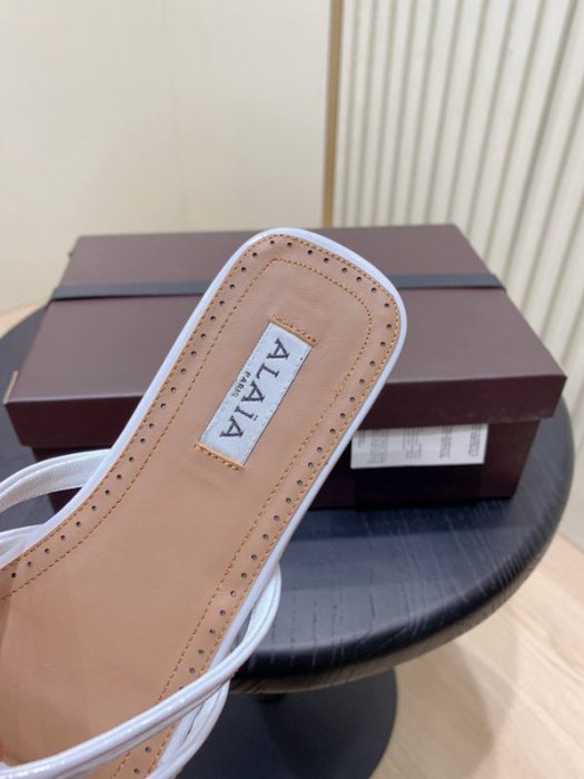 Шлепанцы фото 5