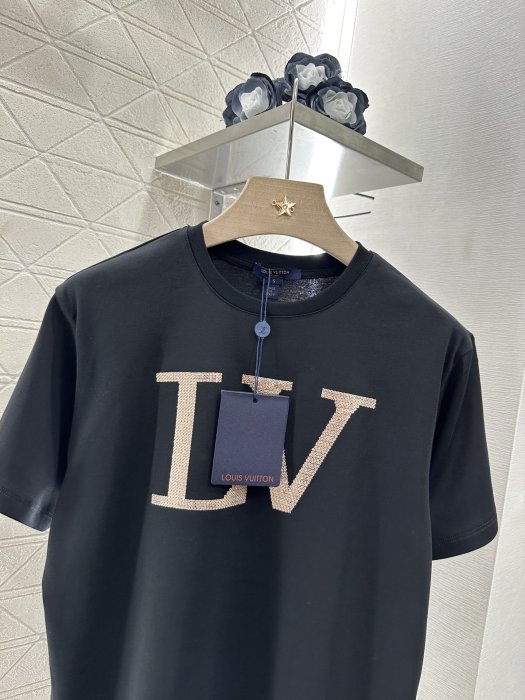 T-shirt women's фото 3