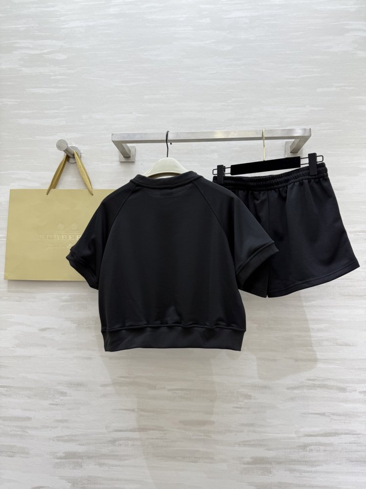 Костюм женский фото 8