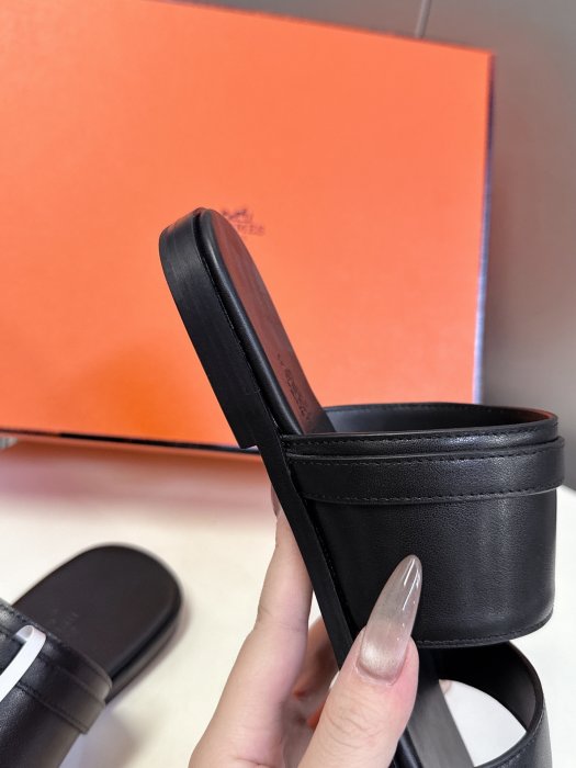 Шлепанцы фото 7