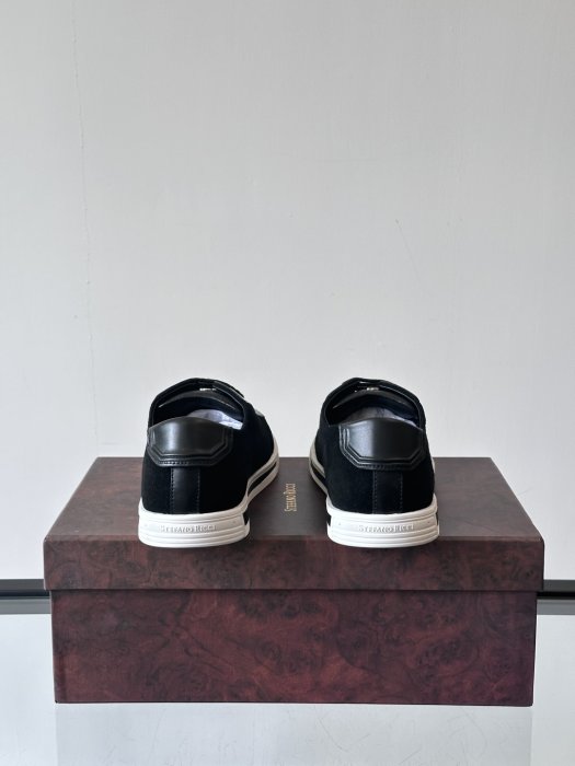 Кроссовки фото 8