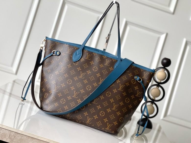 A bag women's Neverfull 31 cm