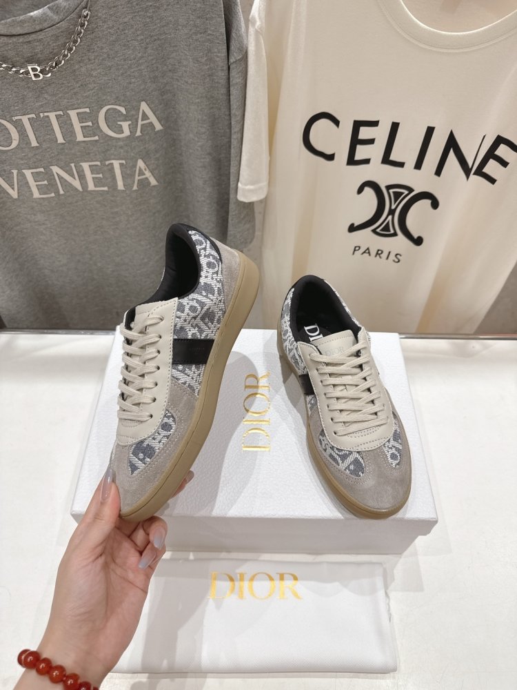 Кросівки жіночі фото 4