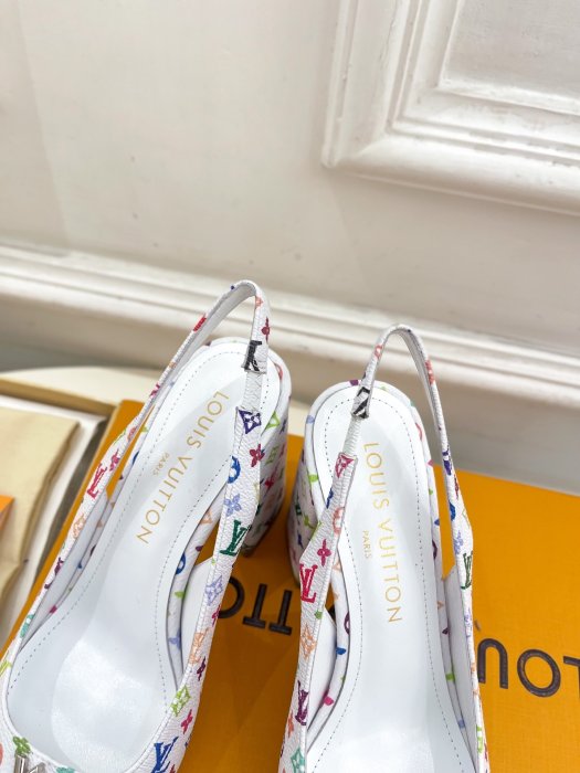 Босоножки фото 7