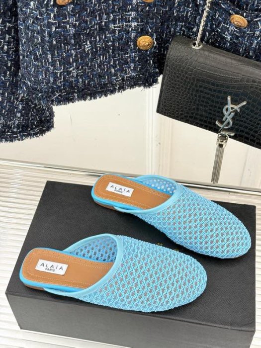 Шлепанцы женские фото 3