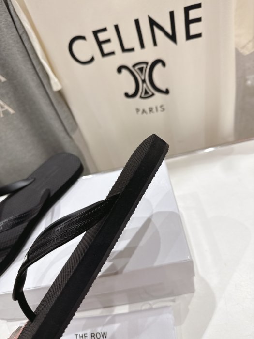 Шлепанцы женские фото 7