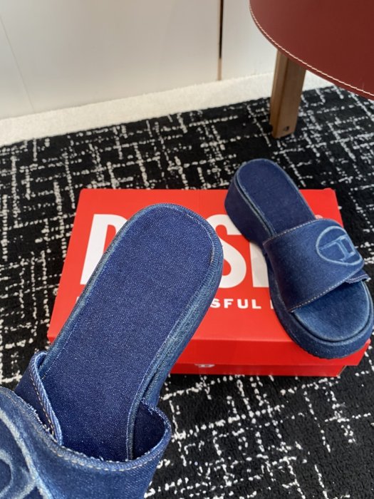 Шльопанці жіночі фото 8