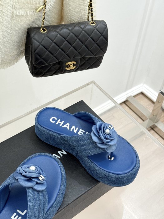 Шлепанцы женские фото 5