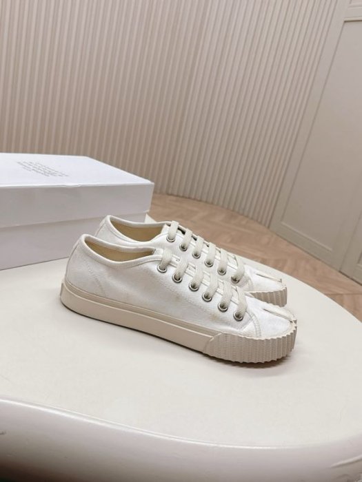 Кеди жіночі з роздвоєним носком фото 4