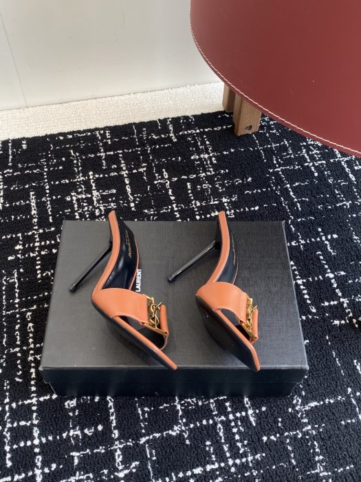 Босоножки фото 4