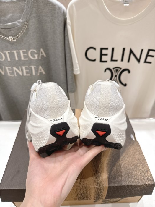 Кросівки фото 8