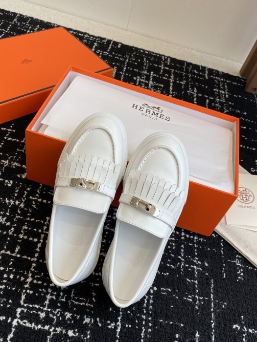 Лоферы кожаные женские фото 4