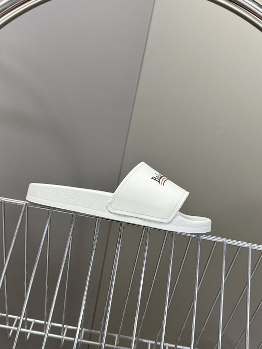 Шлепанцы фото 5