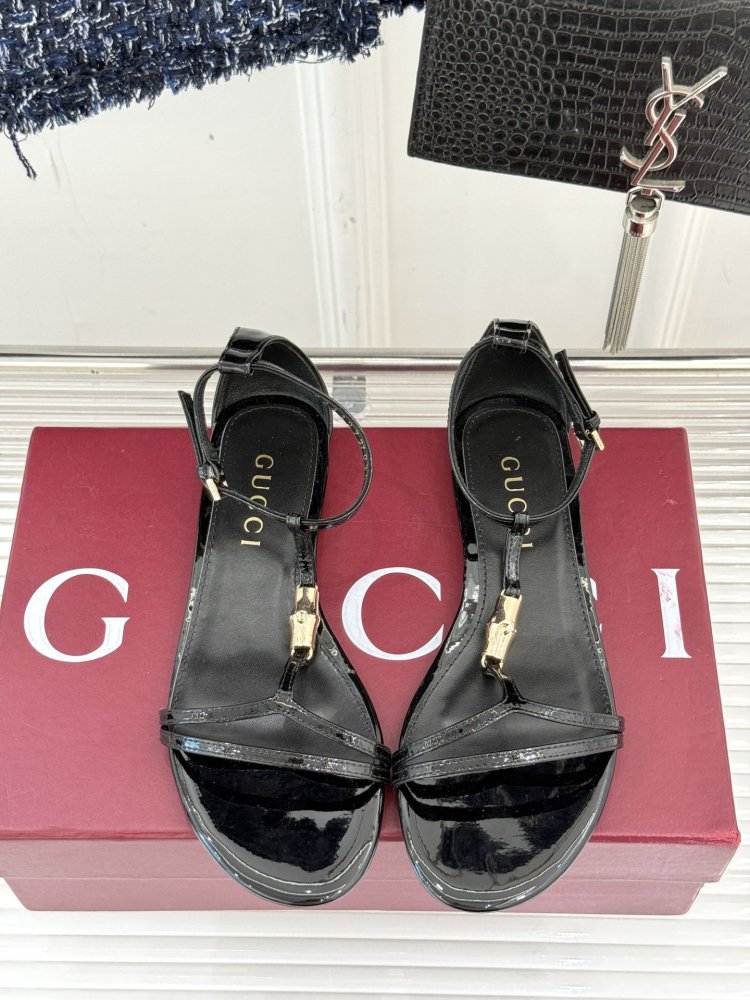 Босоножки фото 4