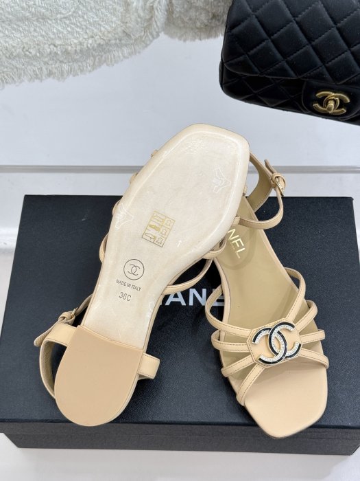 Босоножки фото 8