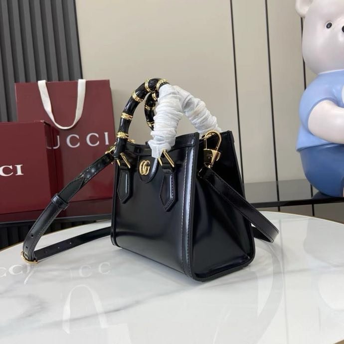 Сумка кожаная Gucci Diana 20 см фото 4