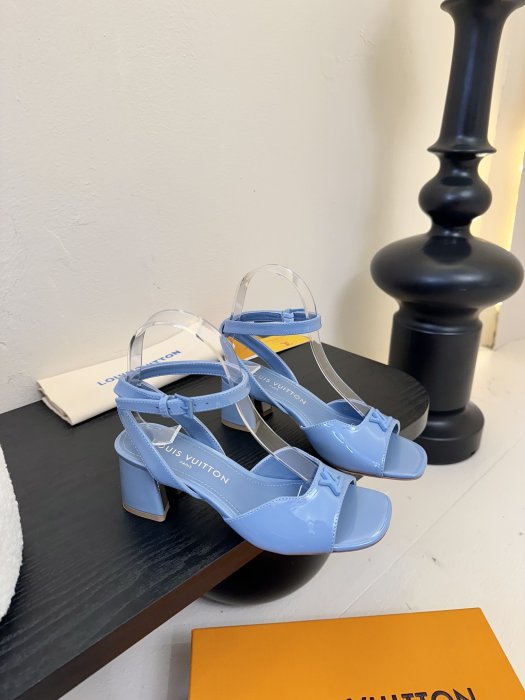 Босоножки фото 2