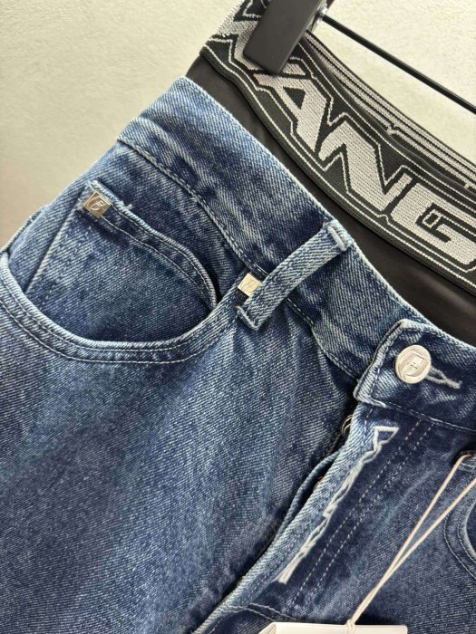 Джинси жіночі фото 5