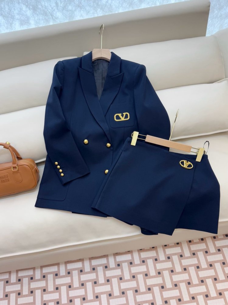 Костюм женский фото 3