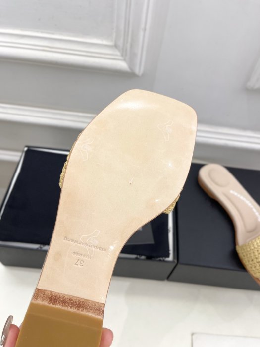 Шлепанцы женские фото 9