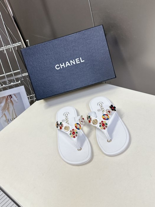 Шлепанцы женские