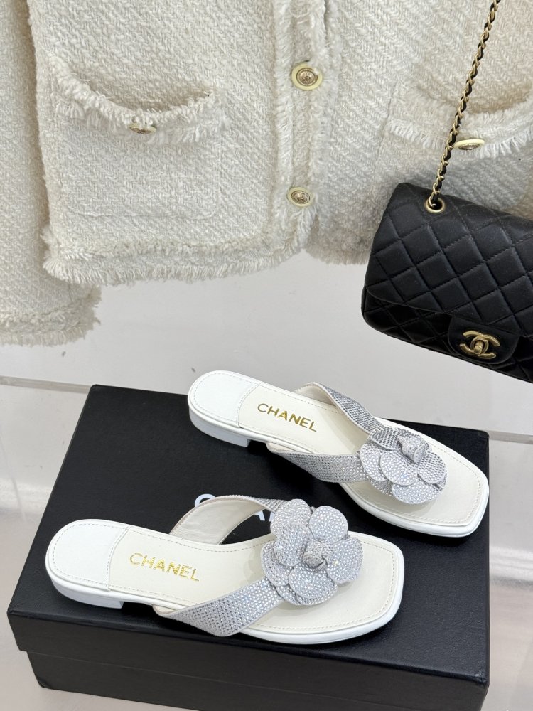 Шлепанцы женские фото 3