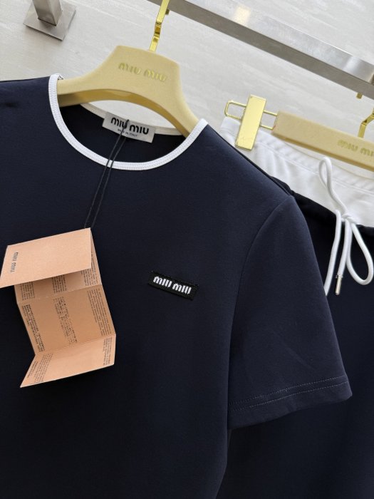 Костюм женский фото 4