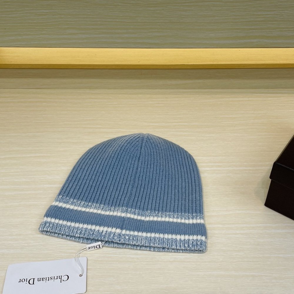 A cap woolen winter фото 3
