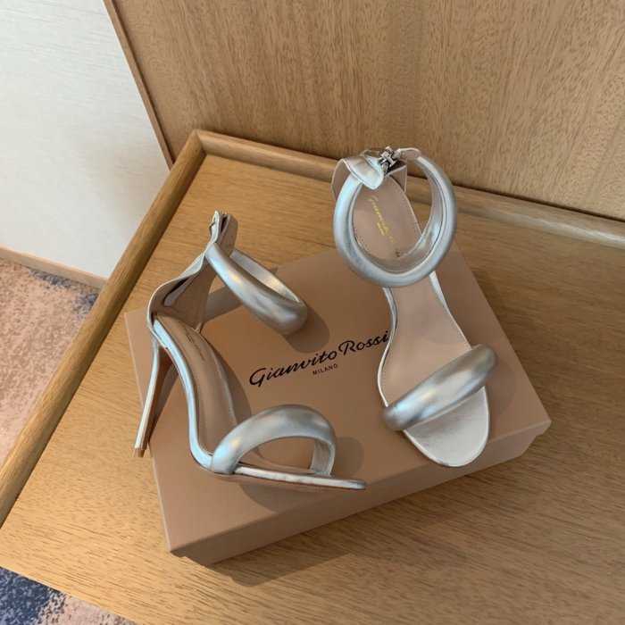 Босоножки фото 8