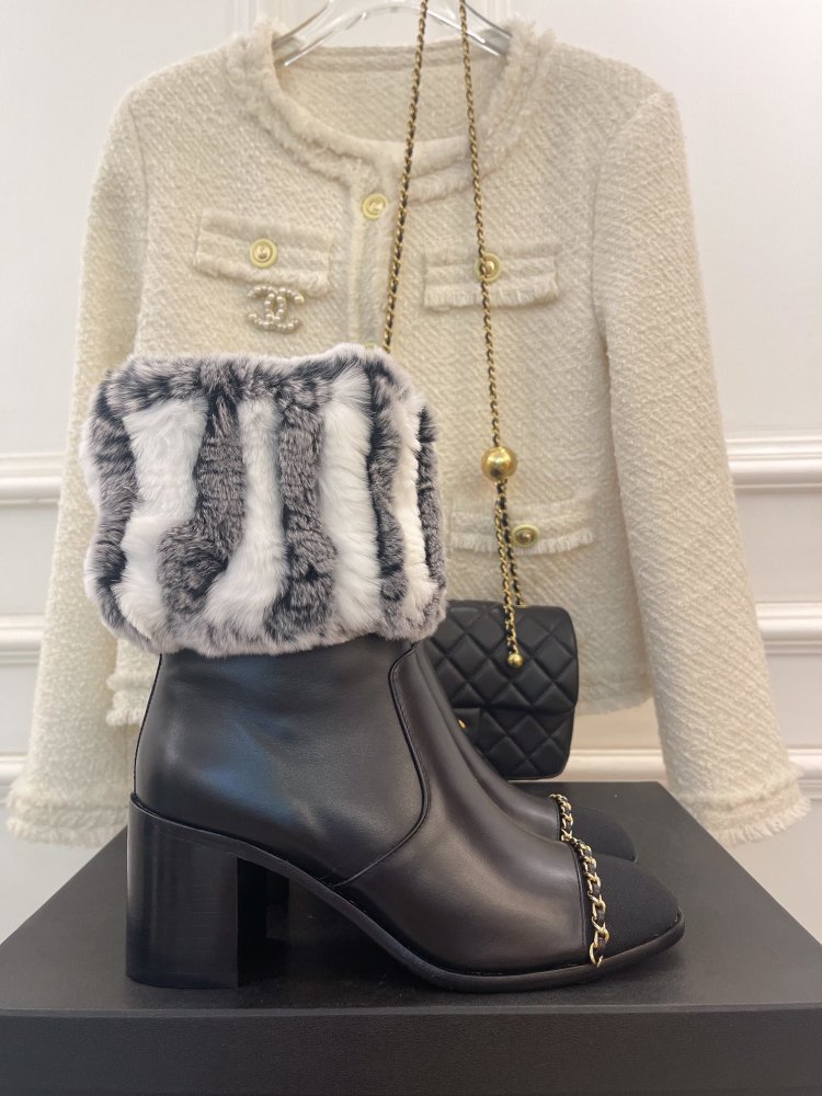 Ankle boots from fur winter