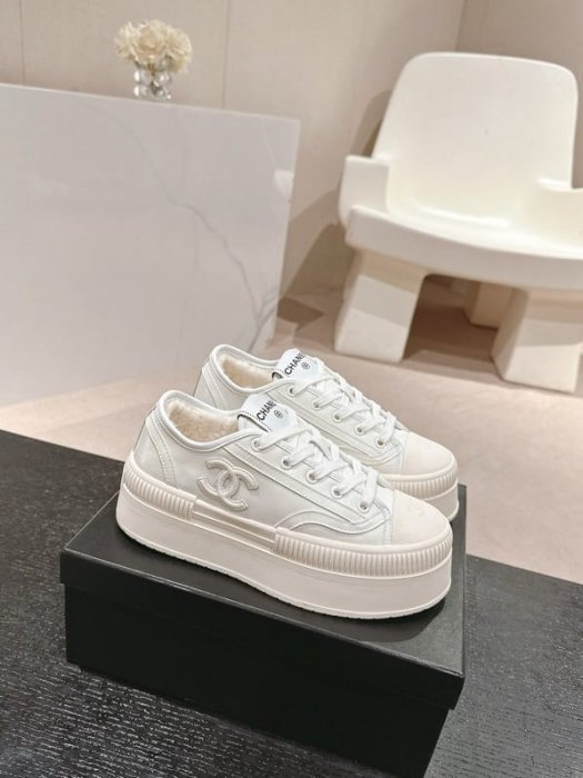 Sneakers women's