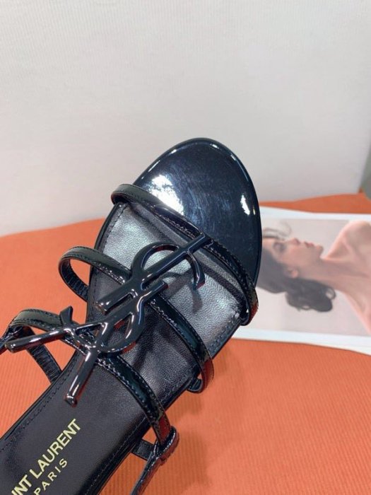 Босоножки фото 8